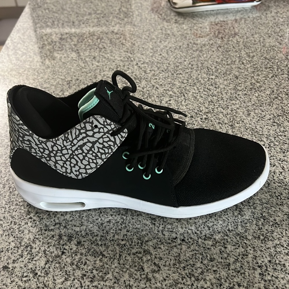 Nike Emerald Air Jordan - Picture 3 of 4